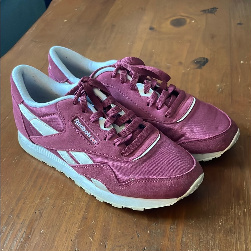 Reebok Burgundy Sneakers Classic Design Retro Style